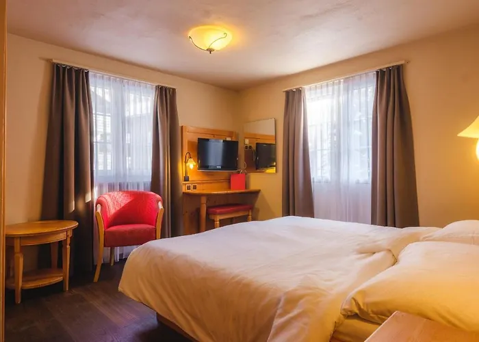 By The Rex 招待所 采尔马特