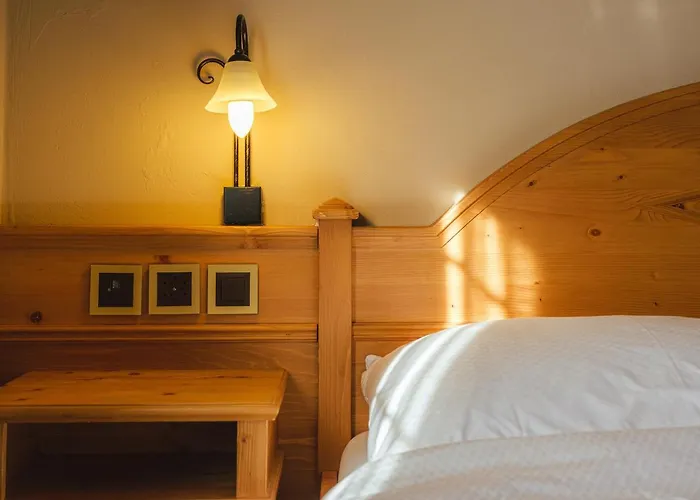 By The Rex 招待所 采尔马特